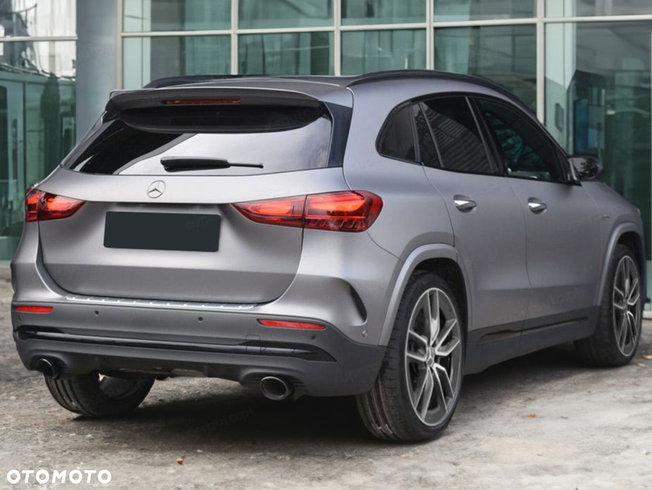 Mercedes-Benz GLA - 2