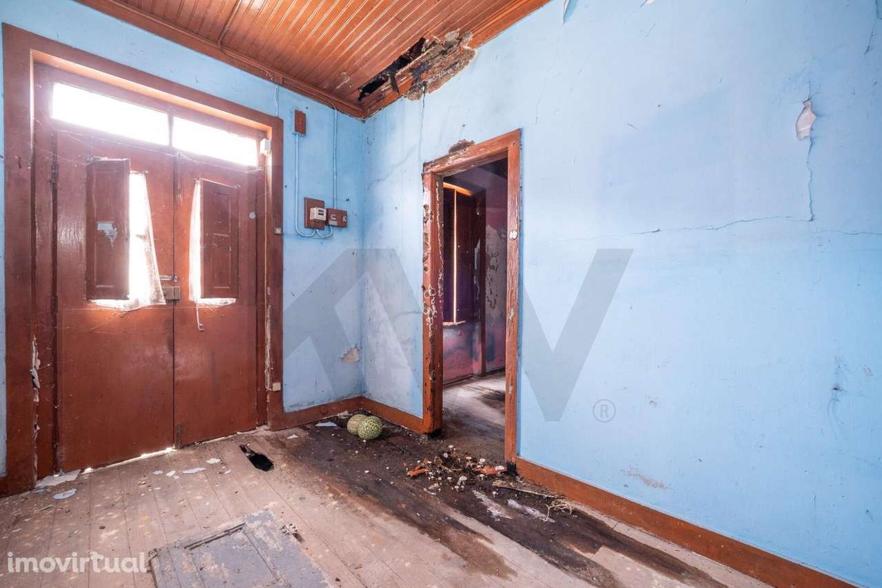 Moradia com Logradouro para reabilitar nas Lages | Coimbra - Grande imagem: 2/11