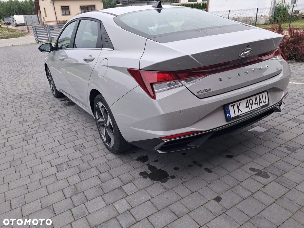 Hyundai Elantra 1.6 Executive - 3
