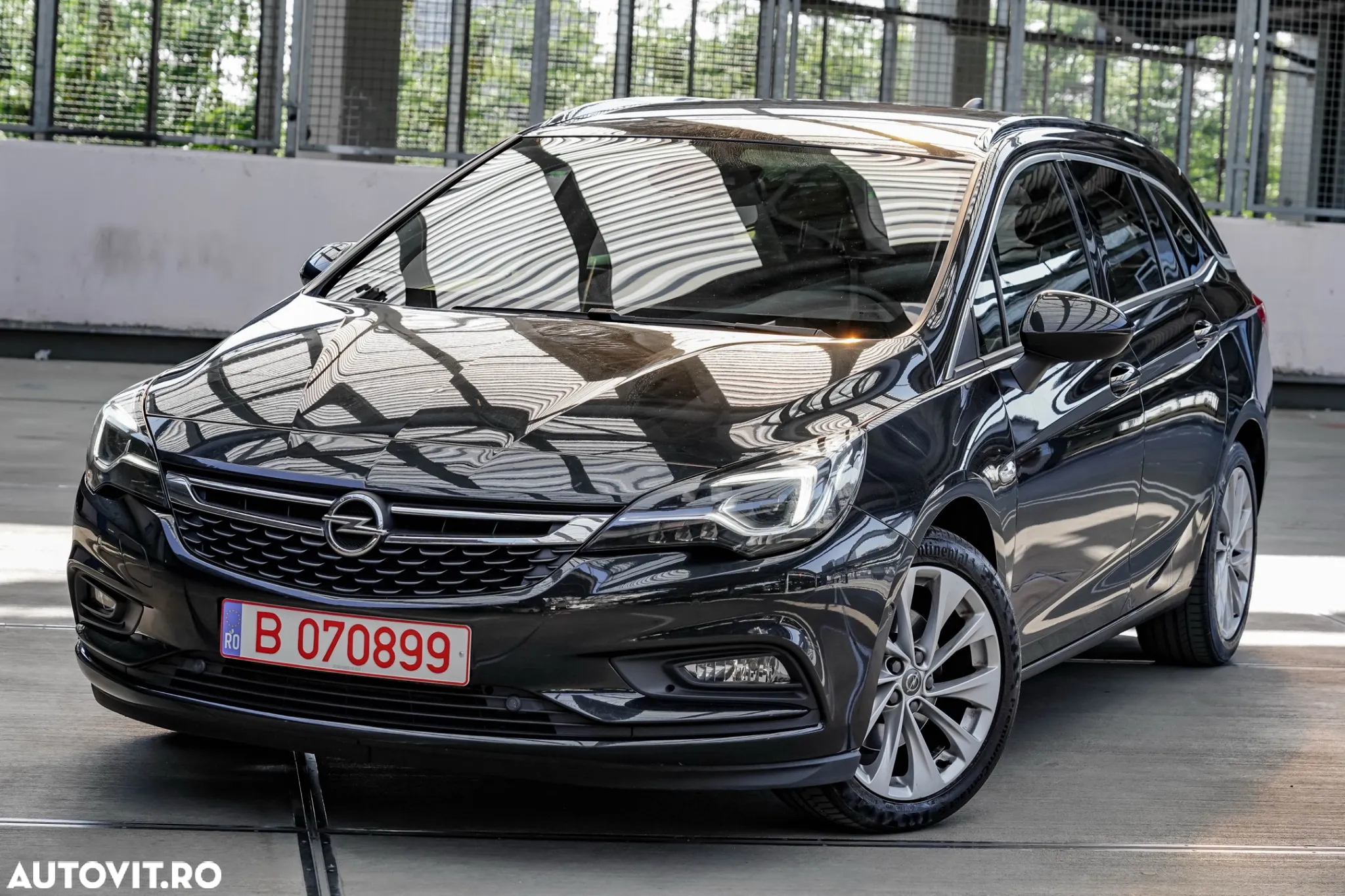 Opel Astra 1.6 D (CDTI) Start/Stop Sports Tourer Innovation - 3