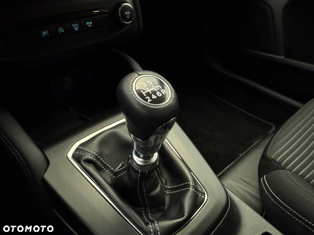 Ford Focus 1.0 EcoBoost mHEV Titanium X - 26