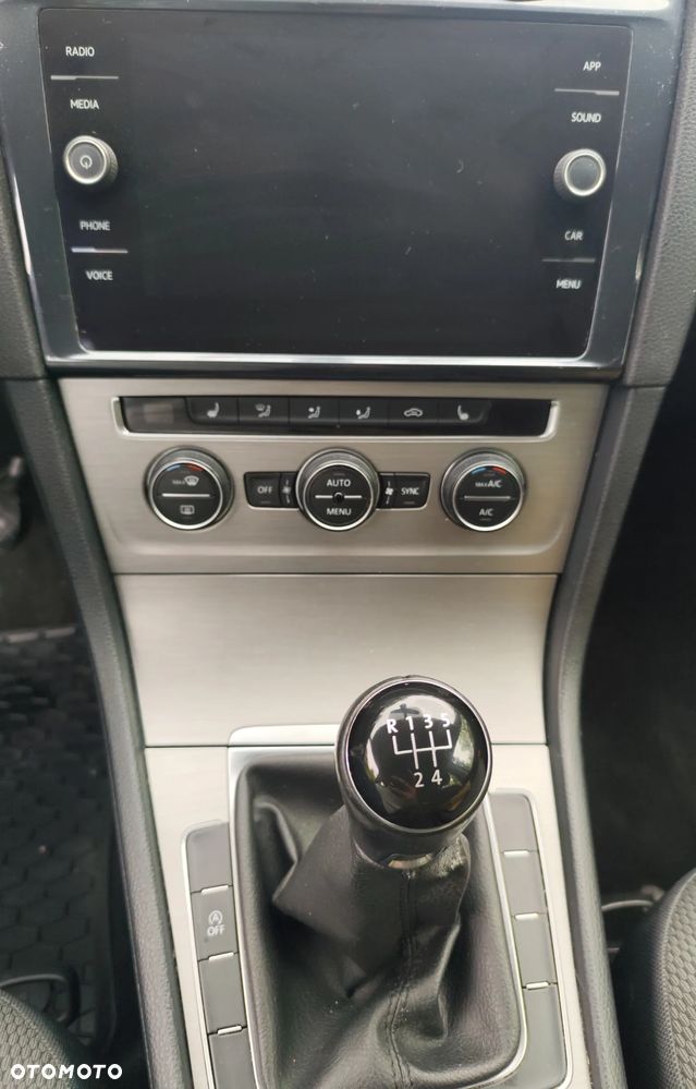 Volkswagen Golf 1.6 TDI DPF BlueMotion Technology Comfortline - 10