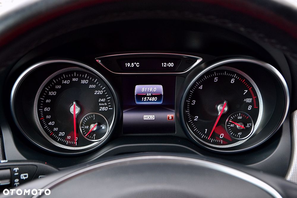 Mercedes-Benz GLA 200 Urban - 21