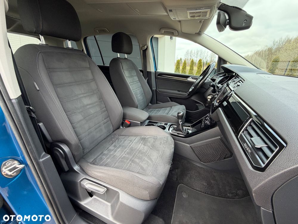 Volkswagen Touran - 26