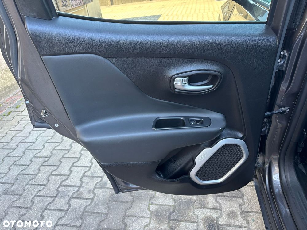 Jeep Renegade - 15