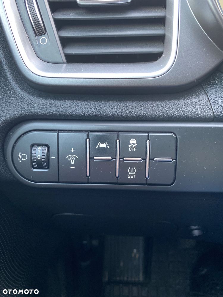 Kia Ceed ver-1-6-crdi-scr-l-business-line - 17