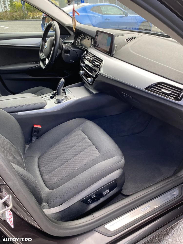 BMW Seria 5 520d AT - 9