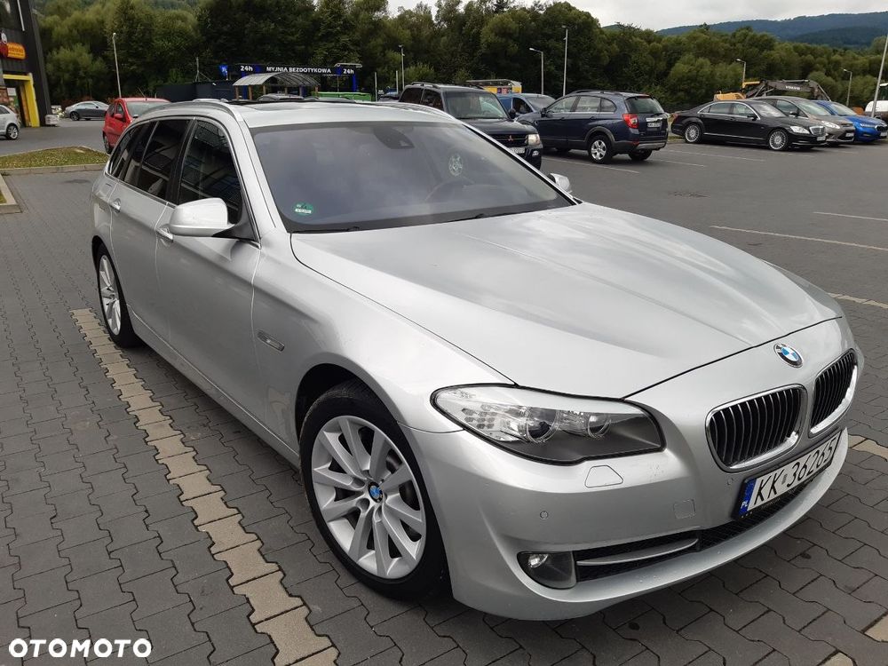BMW Seria 5 525d xDrive Luxury Line - 2