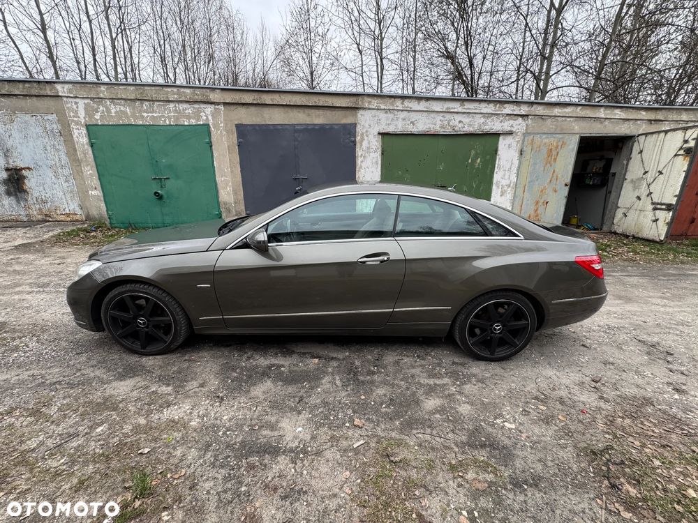 Mercedes-Benz Klasa E 350 CDI DPF BlueEFFICIENCY 7G-TRONIC Elegance - 8