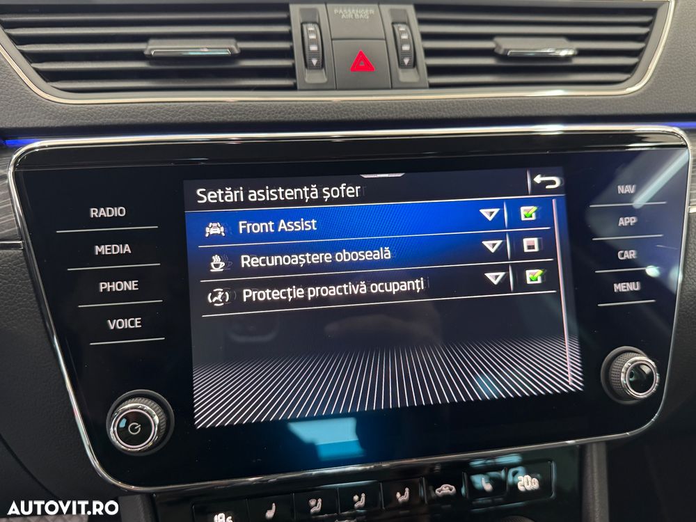 Skoda Superb 2.0 TDI DSG Style - 35