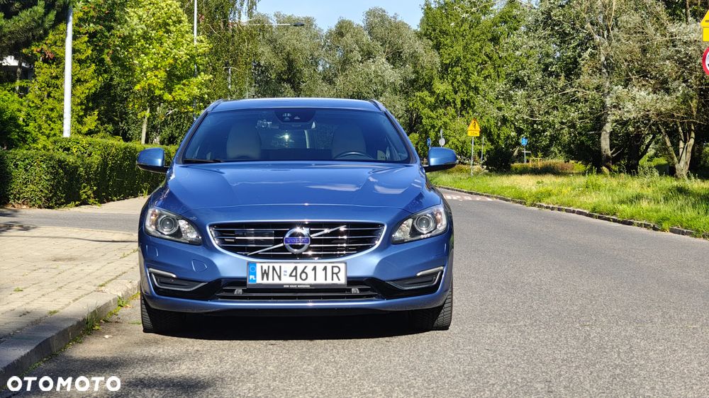 Volvo V60 D6 AWD Plug-in Hybrid Summum - 2