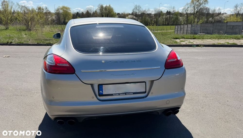 Porsche Panamera 4S - 11