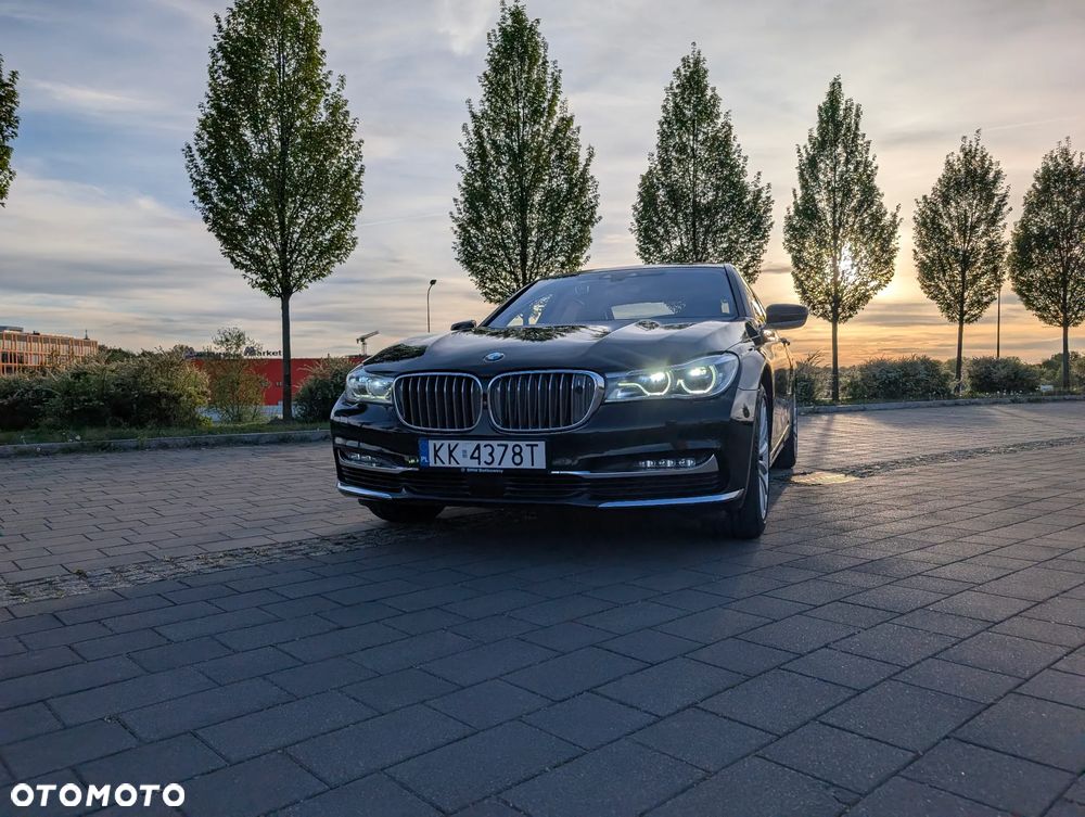 BMW Seria 7 750i xDrive - 4