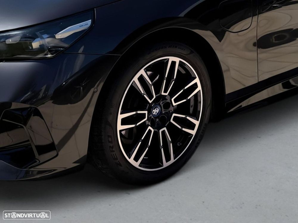 BMW 530 e Pack Desportivo M - 4