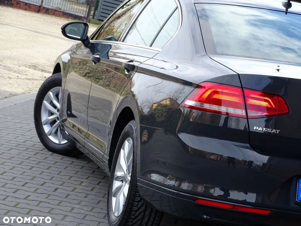 Volkswagen Passat 2.0 TDI BMT Comfortline - 19