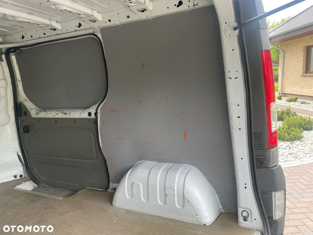 Opel Vivaro - 12