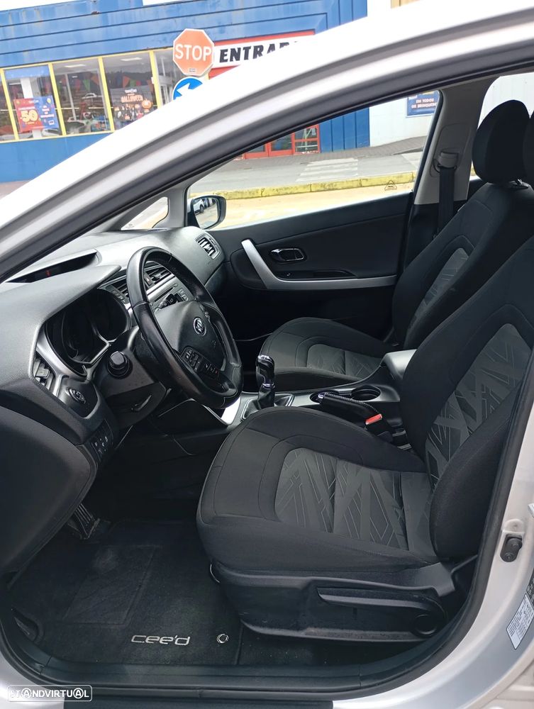 Kia Ceed 1.6 CRDi Nav Line - 9