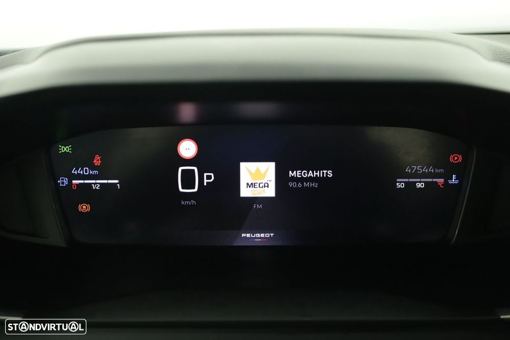 Peugeot 2008 1.2 PureTech Allure EAT8 - 17