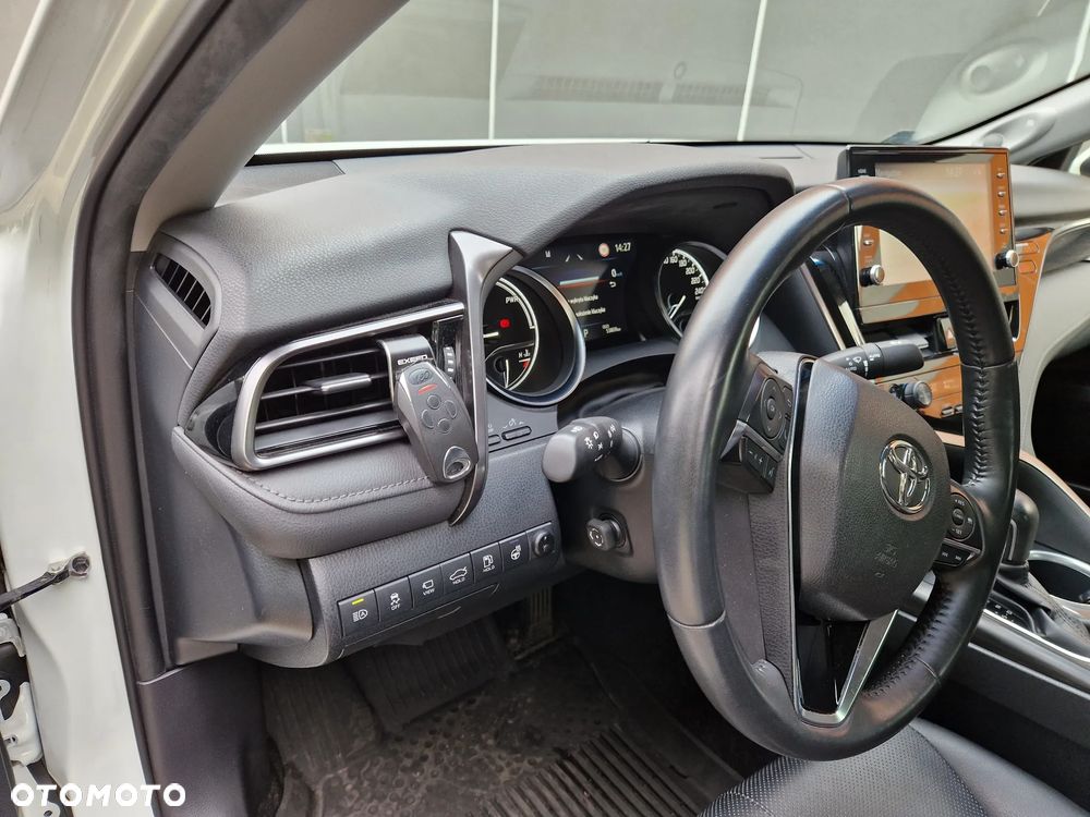 Toyota Camry 2.5 Hybrid Executive CVT - 19