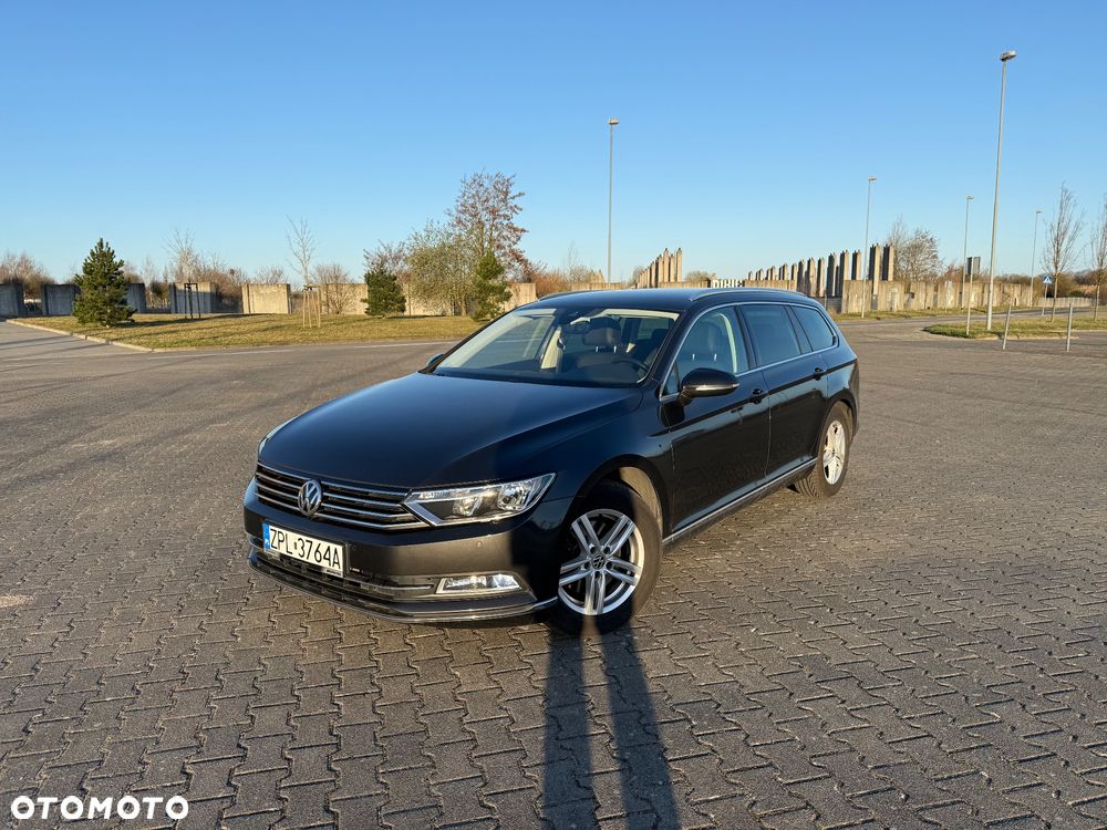 Volkswagen Passat - 1