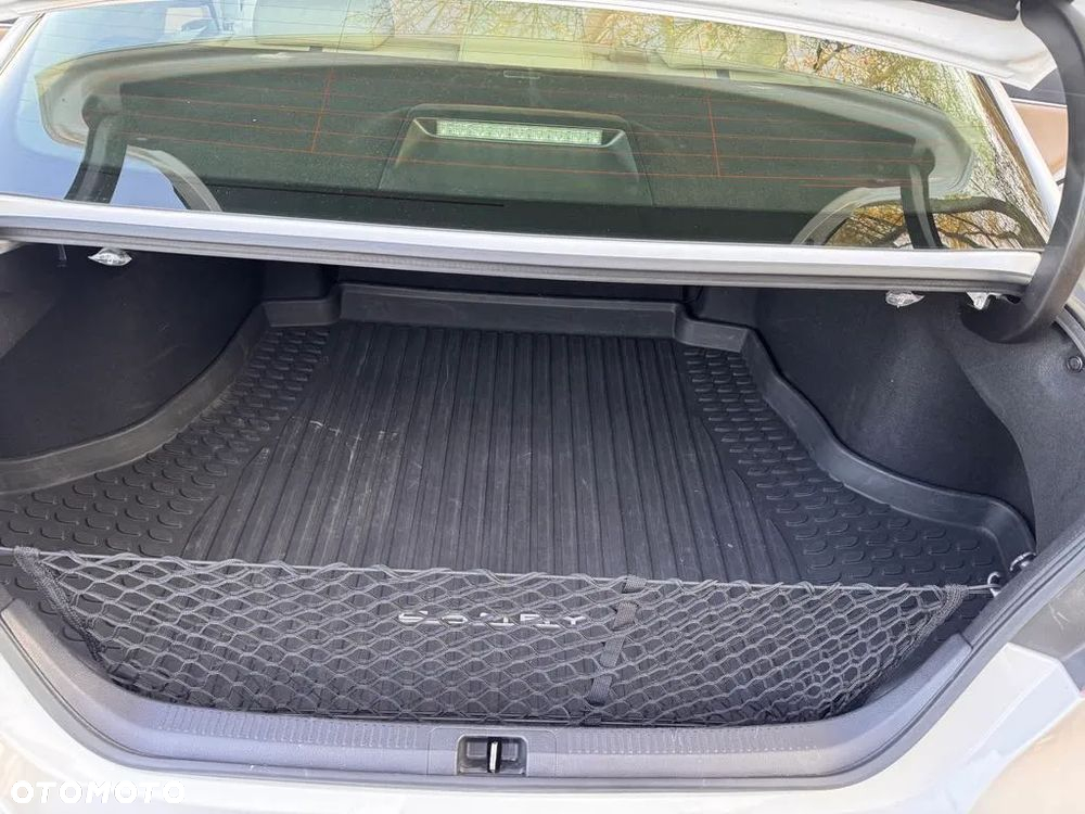 Toyota Camry Business Edition - 10