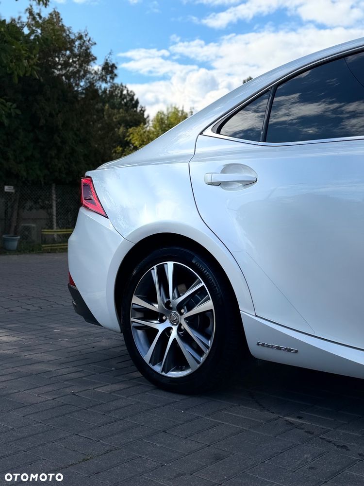 Lexus IS 300h Elegance - 19