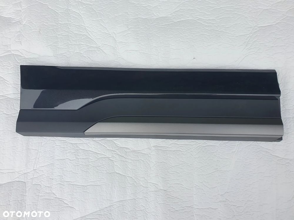 Listwa drzwi prawy tył Lynk&co 01 - 3