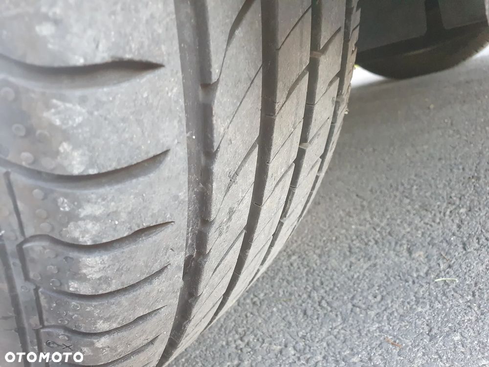 Ford Kuga 2.0 TDCi 4x4 Titanium - 29