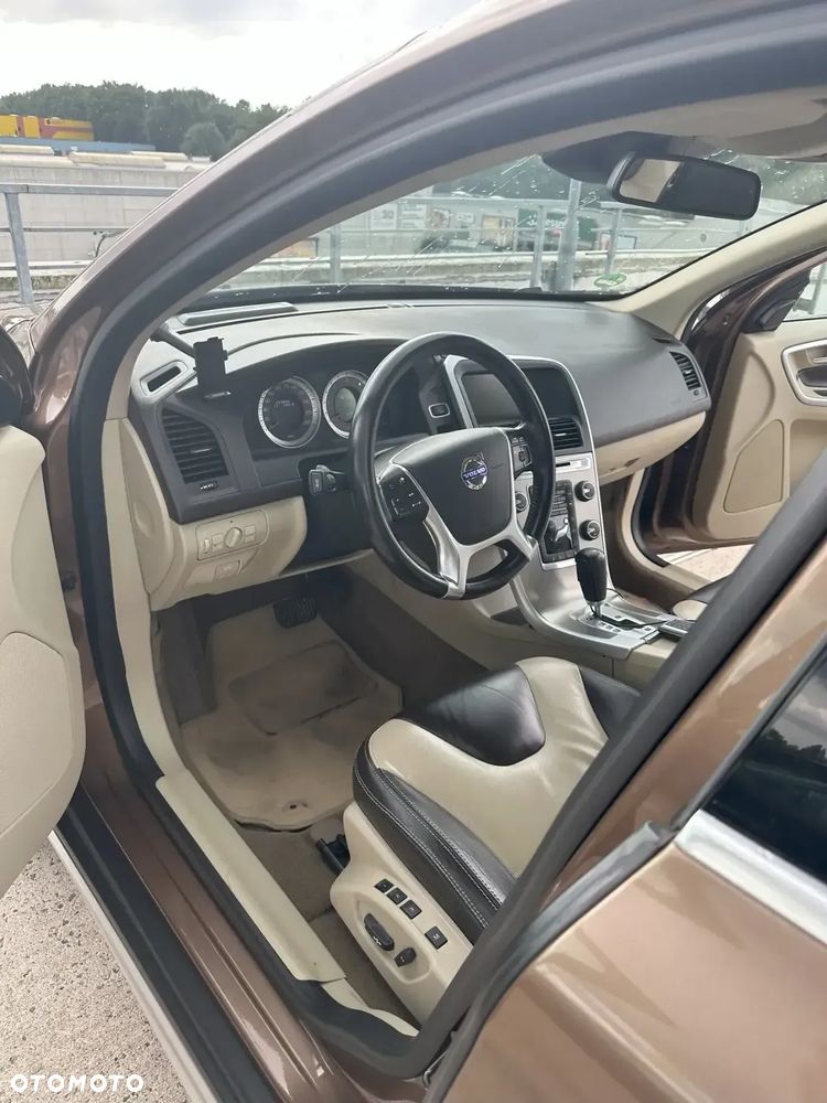 Volvo XC 60 D5 AWD Summum - 16