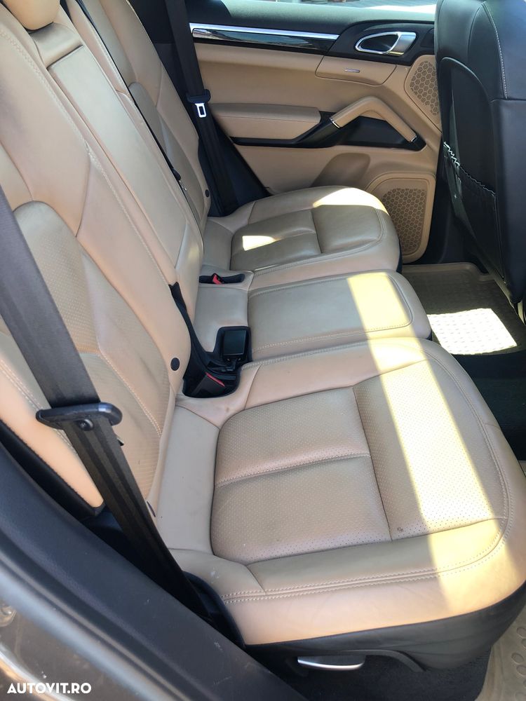 Porsche Cayenne 3.0 L V6 - 14