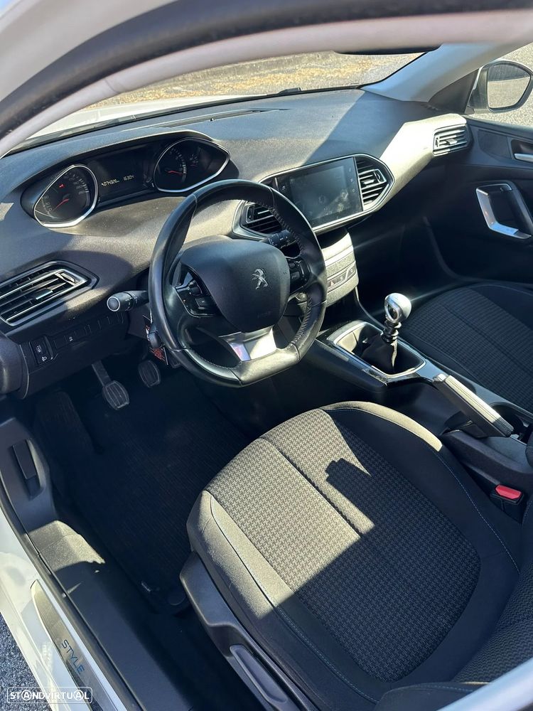 Peugeot 308 1.2 PureTech Style - 12
