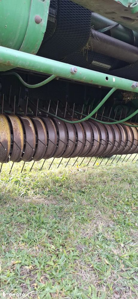 John Deere Prasa John 572 - 12