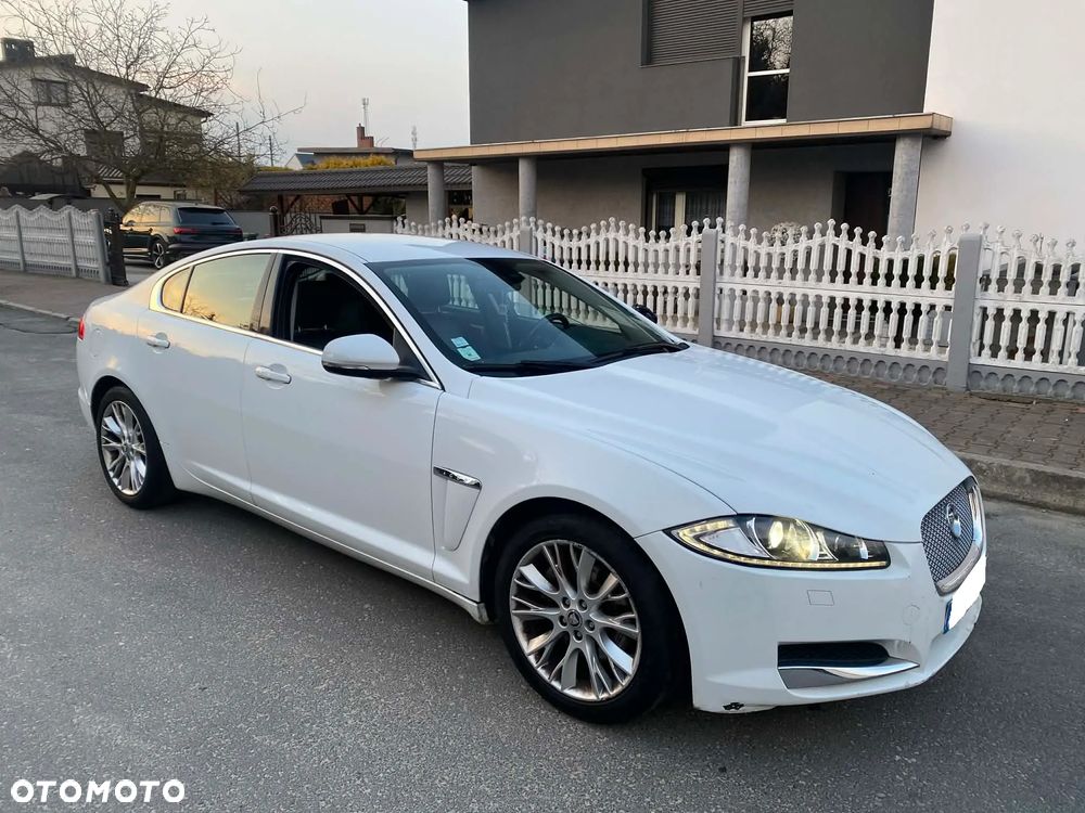 Jaguar XF 3.0 V6 D Luxury - 2