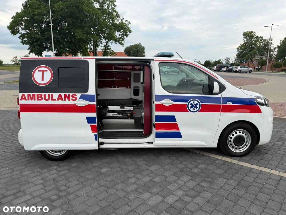 Opel Vivaro Karetka Ambulans Ambulance Sanitarny EN1789 - 8