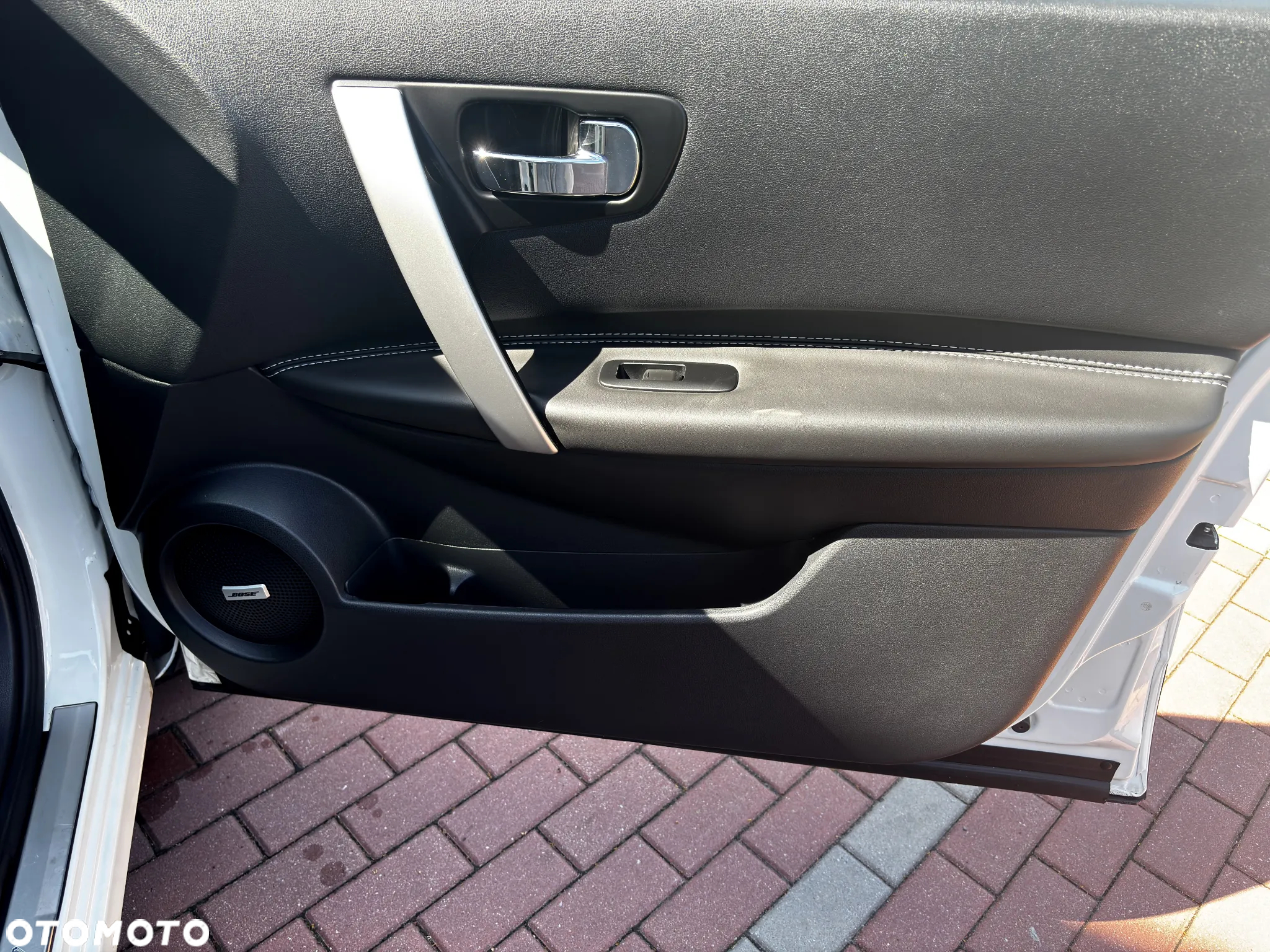 Nissan Qashqai 2.0 dCi DPF lounge - 6
