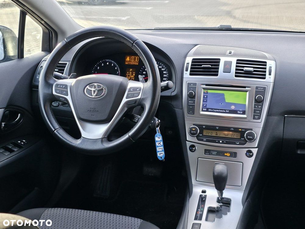 Toyota Avensis - 12