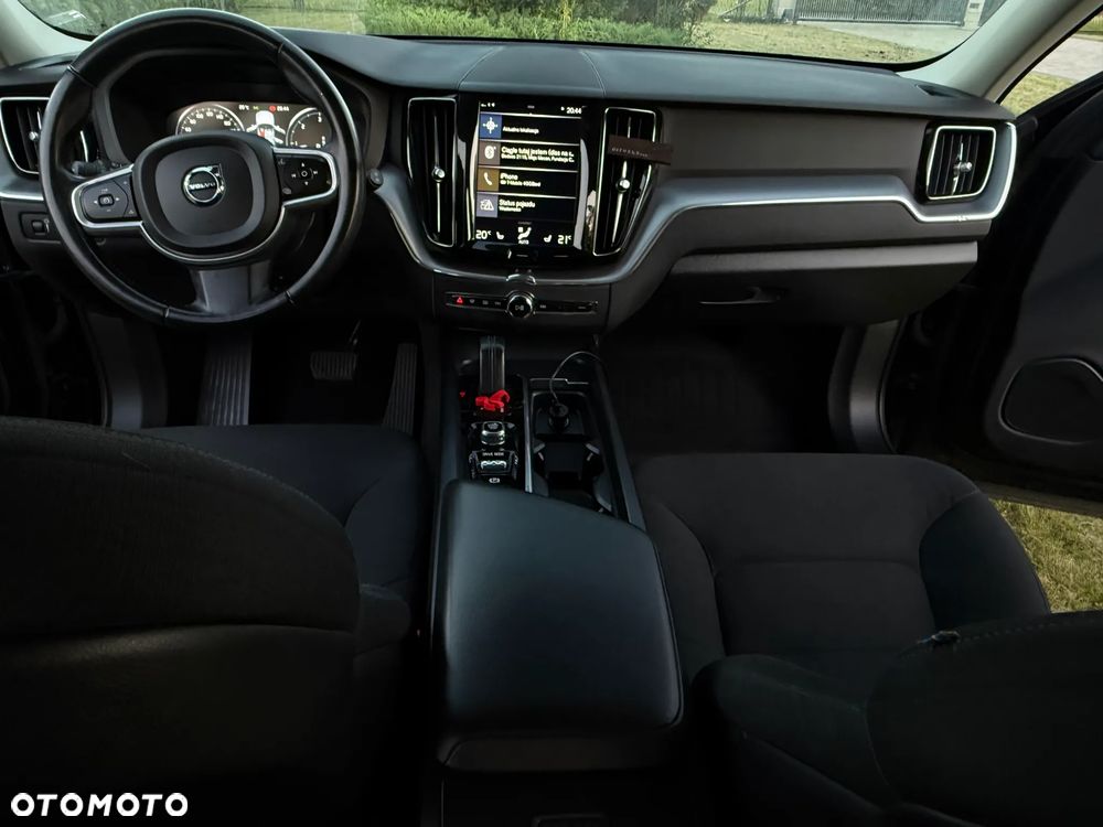 Volvo XC 60 B5 D AWD Momentum Pro - 4