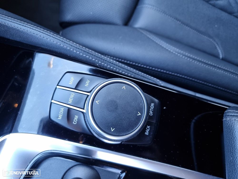 BMW 520 d Pack Desportivo M Auto - 14