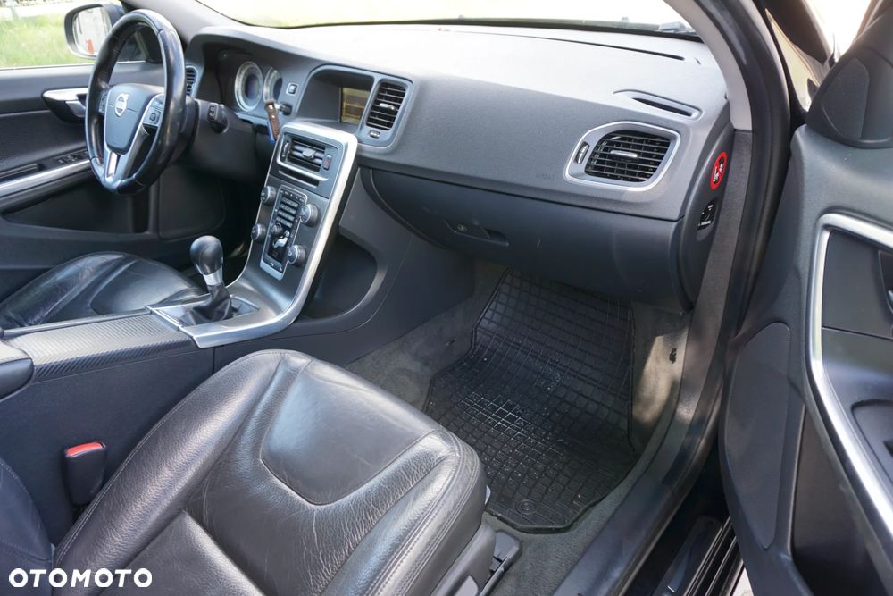 Volvo V60 D2 Momentum - 15