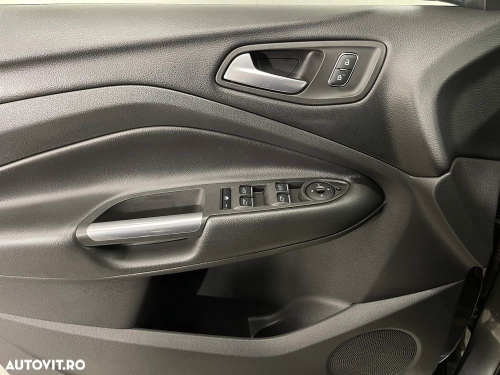 Ford Kuga 2.0 TDCi 4x4 Aut. ST-Line - 24