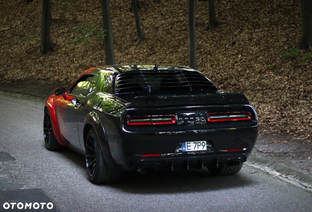 Dodge Challenger - 10