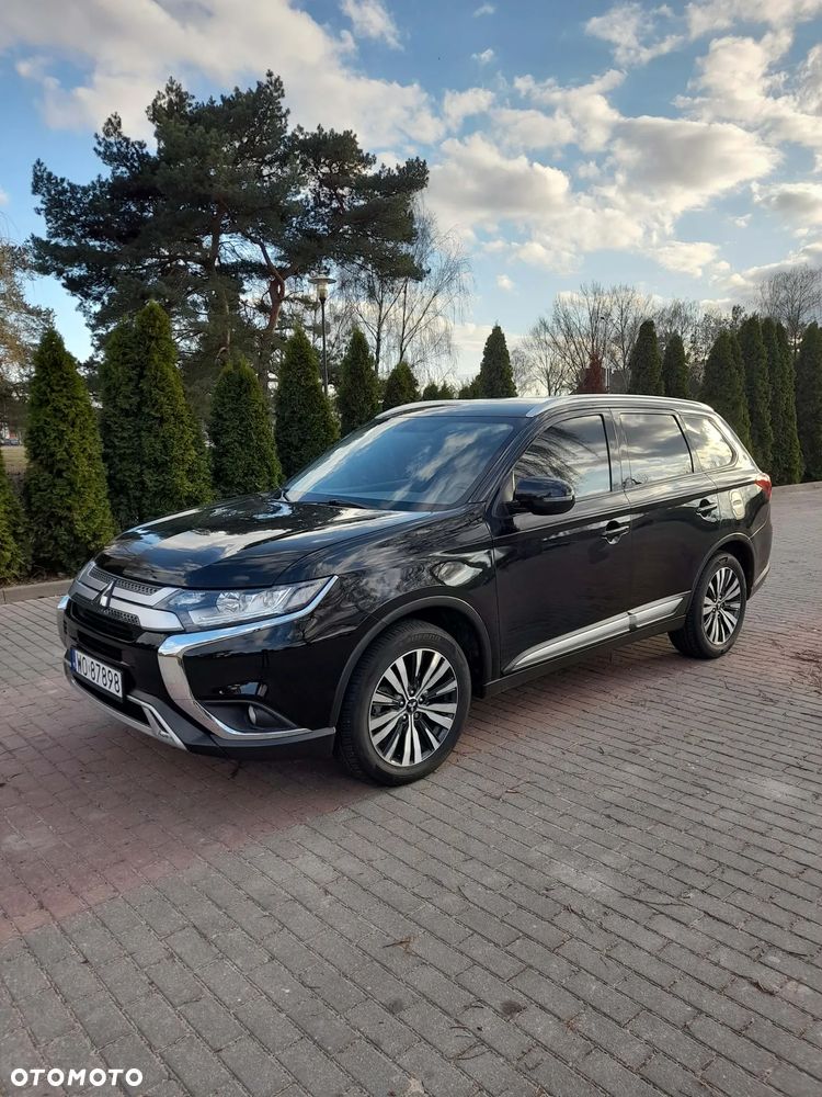 Mitsubishi Outlander - 1