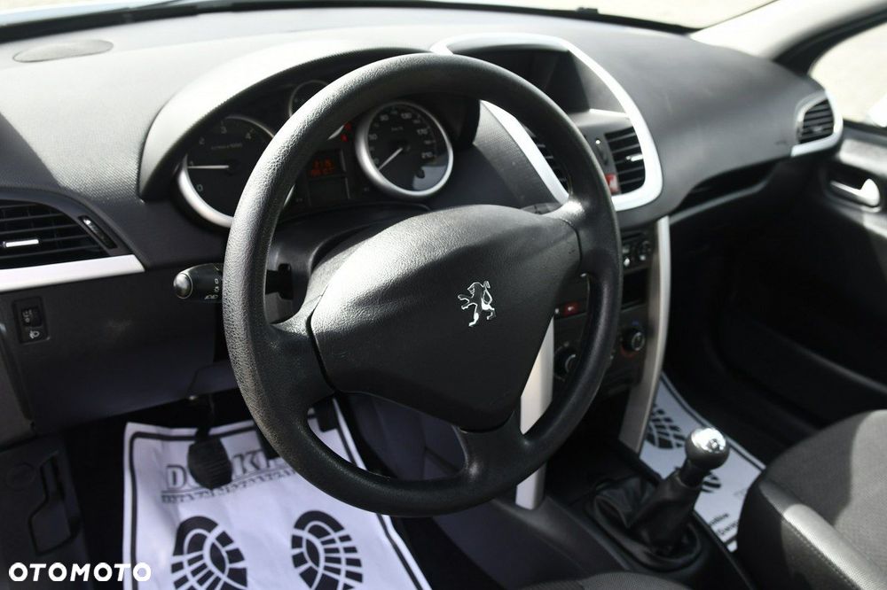 Peugeot 207 - 15