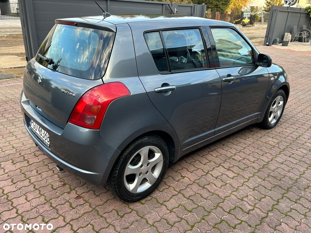 Suzuki Swift 2007 photo 4
