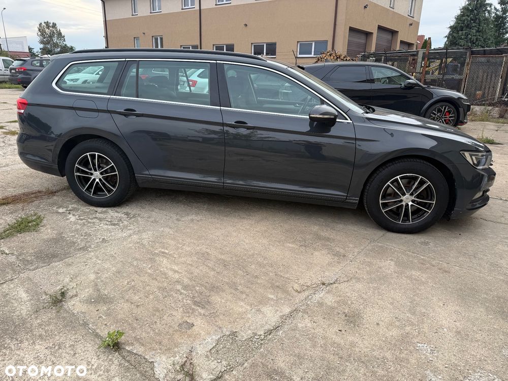 Volkswagen Passat 1.6 TDI (BlueMotion Technology) Comfortline - 4