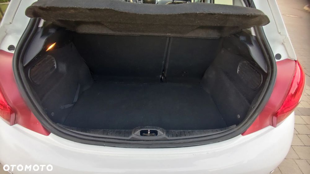 Peugeot 208 1.6 e-HDi Active STT - 11