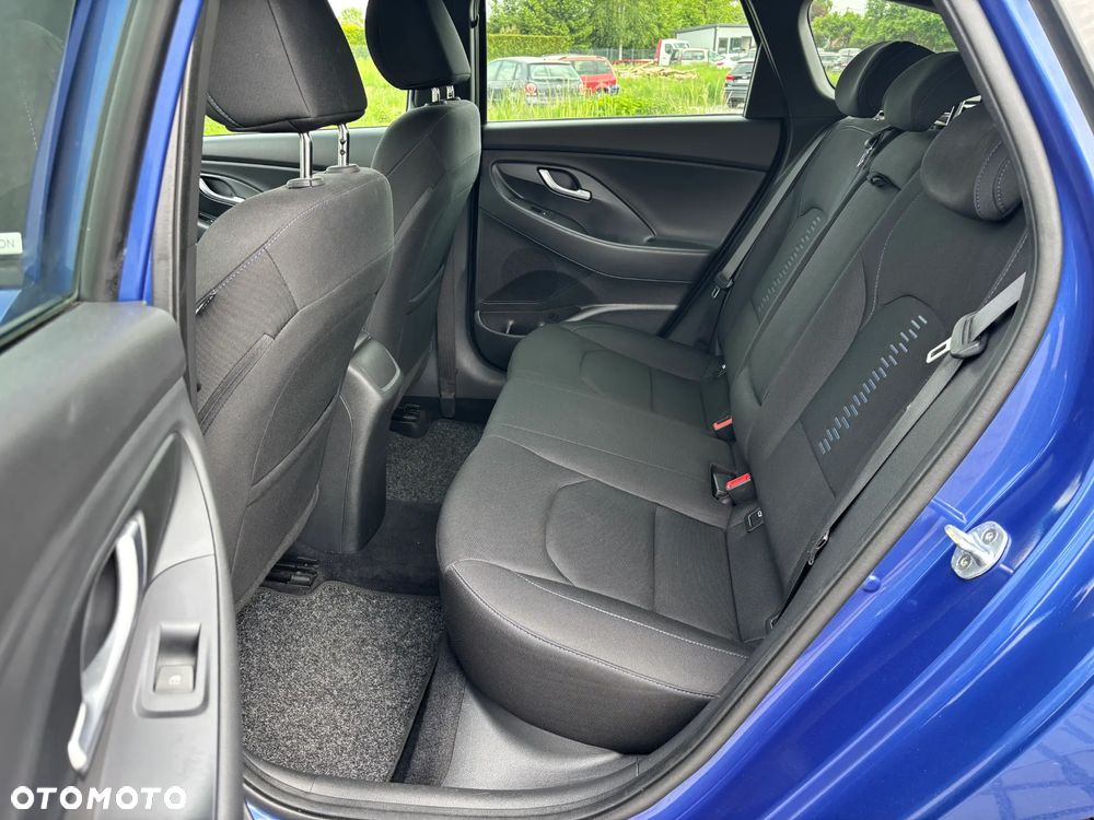 Hyundai i30 blue Kombi 1.6 CRDi Passion - 10