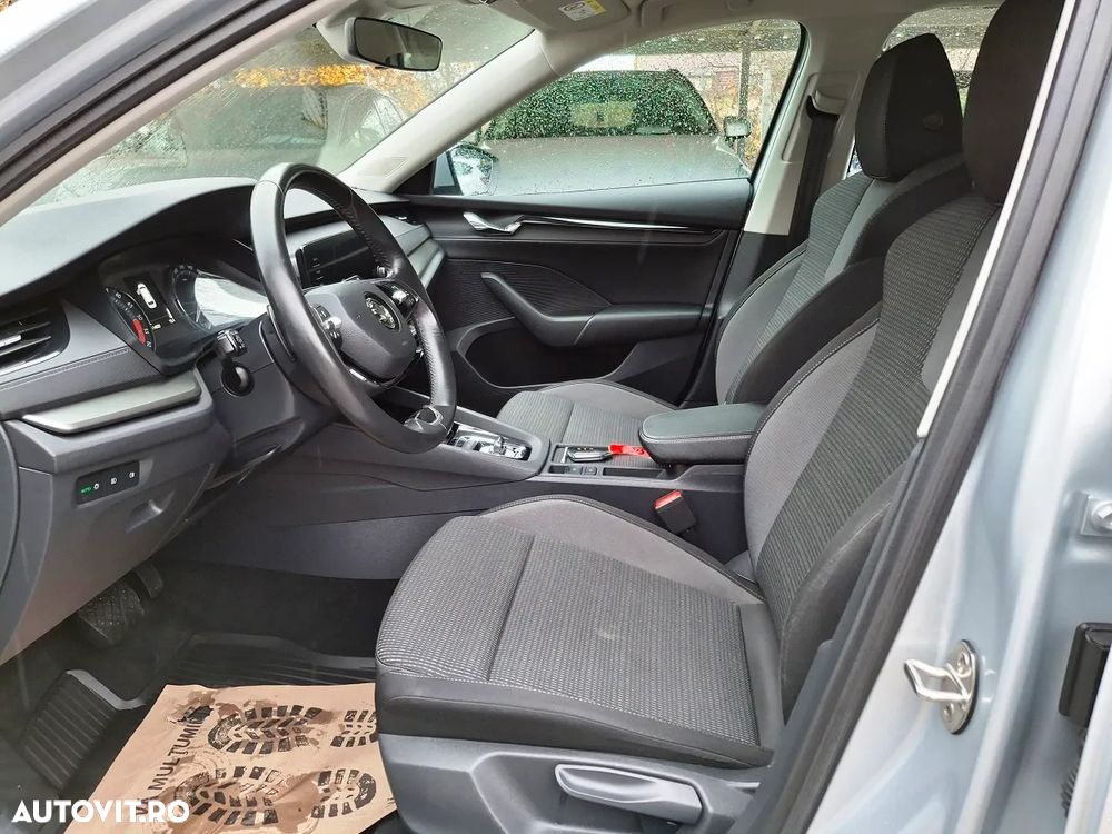 Skoda Octavia Combi 2.0 TDI DSG Ambition - 8