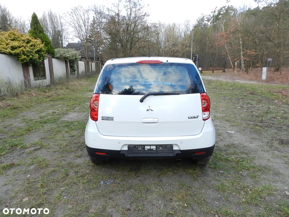 Mitsubishi Colt - 17