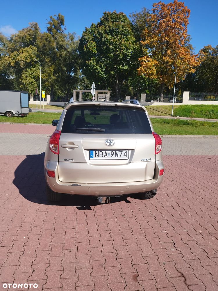 Toyota RAV4 - 4
